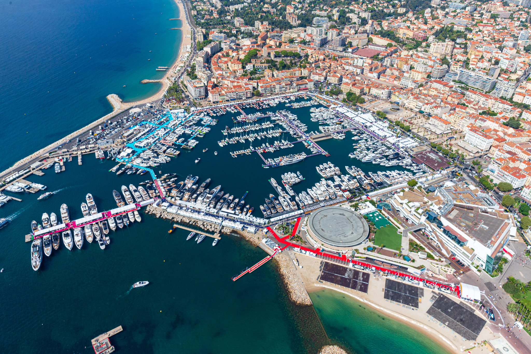 Bootsmesse in Cannes im Vieux Port und Port Canto